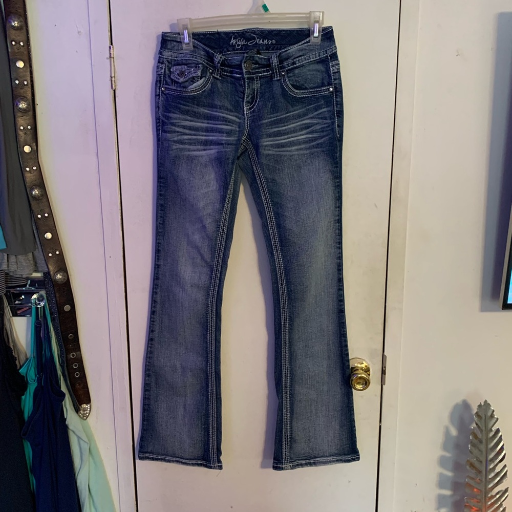 Ariya lowrise bootcut jeans